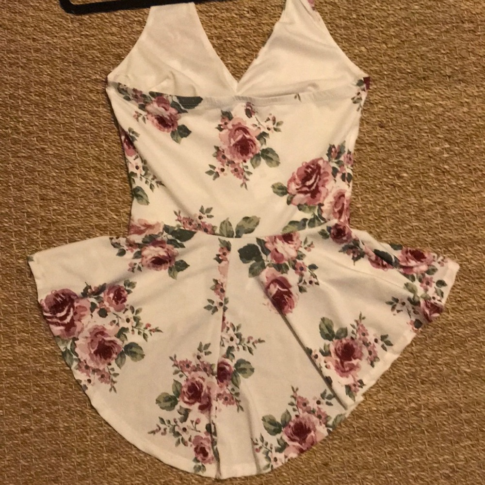 Halter top - Picture 3 of 3
